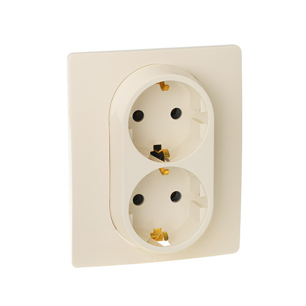 Legrand Etika двойная розетка с заземляющим контактом 2х2К+З слоновая кость