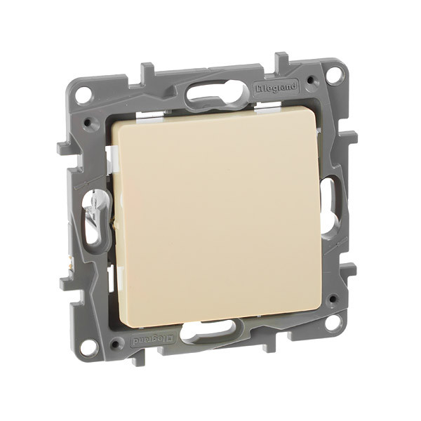 Legrand Etika выключатель слоновая кость