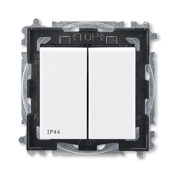 Выключатель двухклавишный ABB Levit IP44 белый / дымчатый чёрный