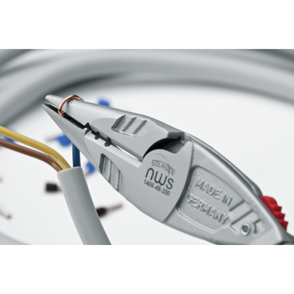 Эргономичные многофункциональные длинногубцы ErgoMulti VDE NWS