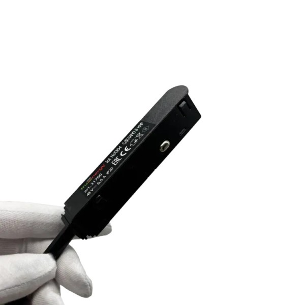 Коннектор для магнитного шинопровода
TRACK LED MAGNETIC 31700